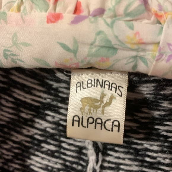 Alpaca cape vest - Picture 5 of 9